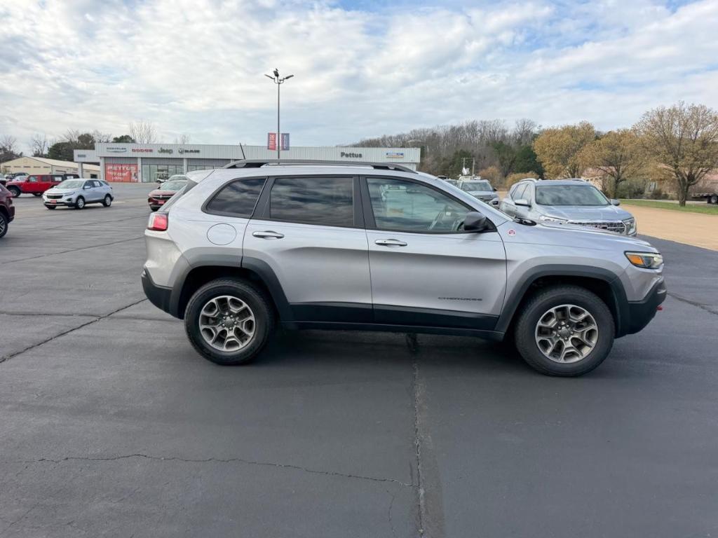 used 2020 Jeep Cherokee car, priced at $19,995