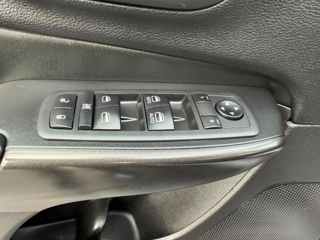 used 2020 Jeep Cherokee car, priced at $19,995