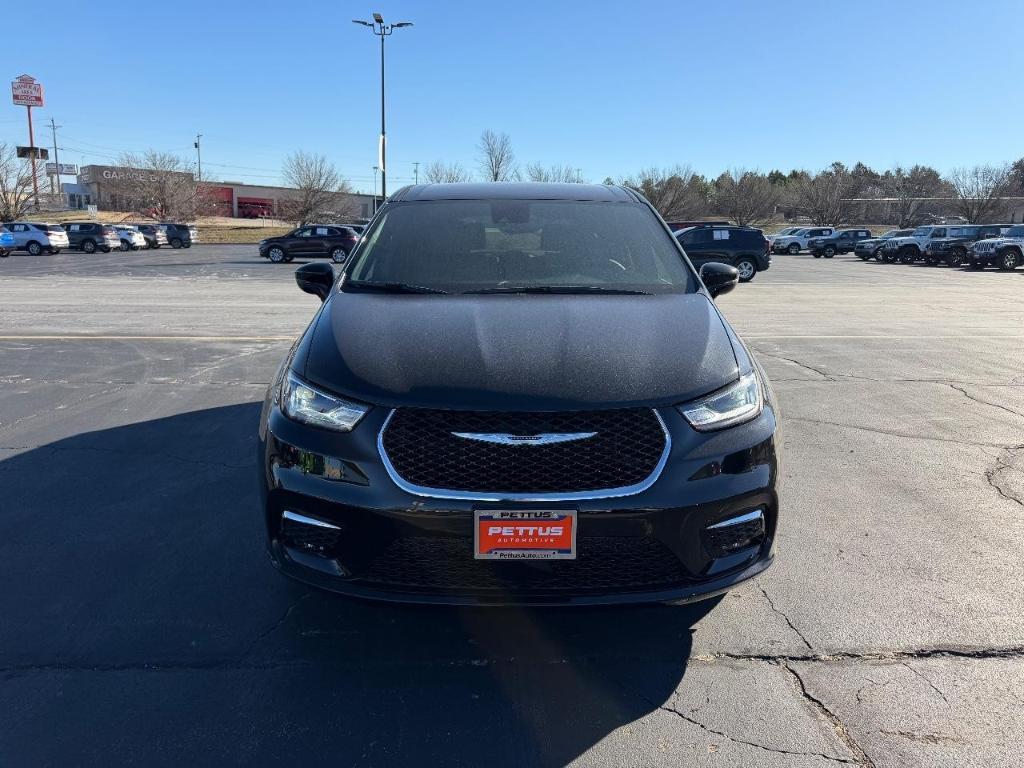 new 2026 Chrysler Pacifica car, priced at $39,563