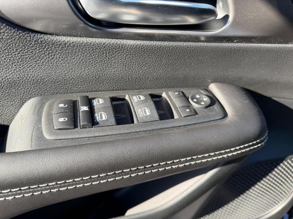 new 2026 Chrysler Pacifica car, priced at $39,563