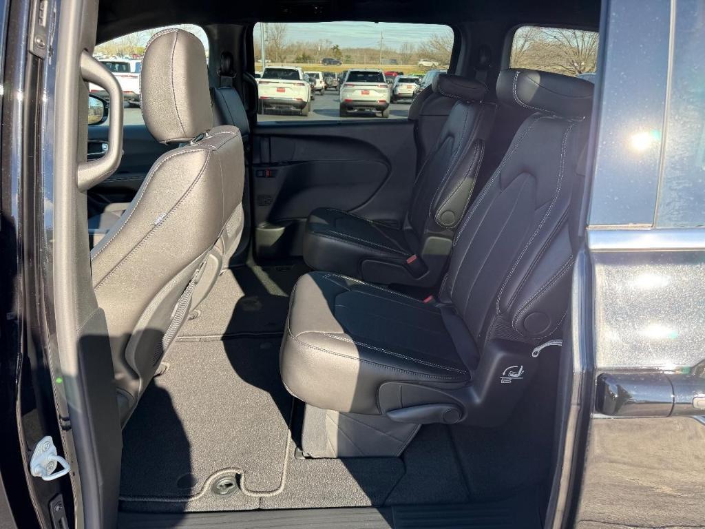 new 2026 Chrysler Pacifica car, priced at $38,795