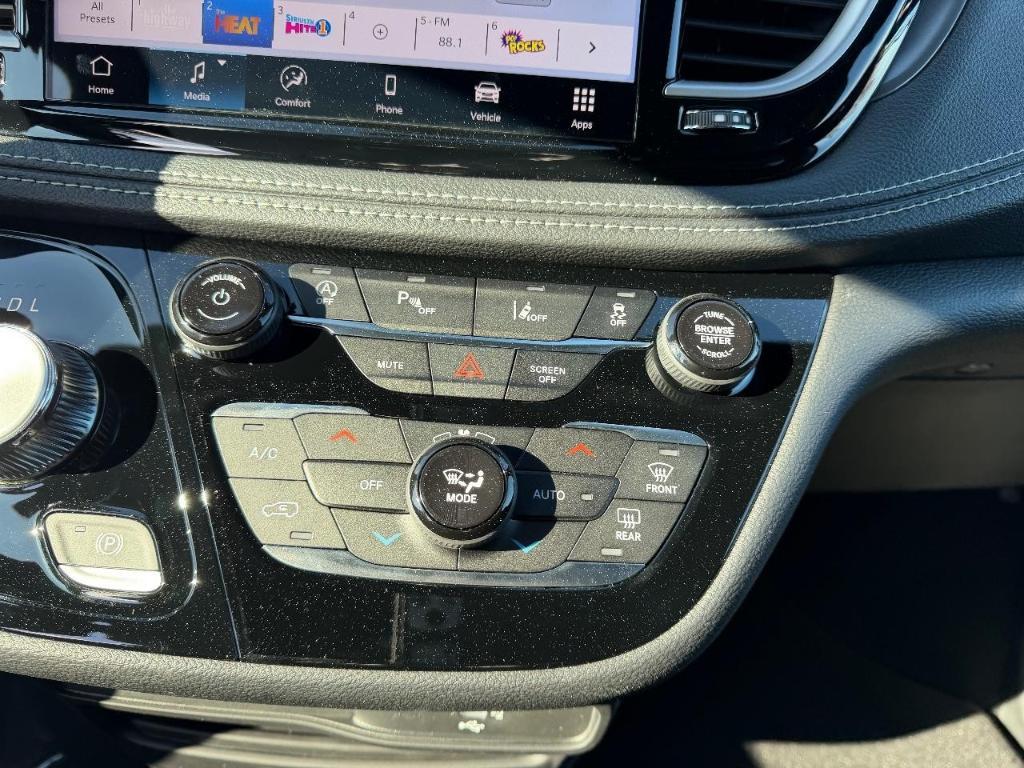 new 2026 Chrysler Pacifica car, priced at $38,795