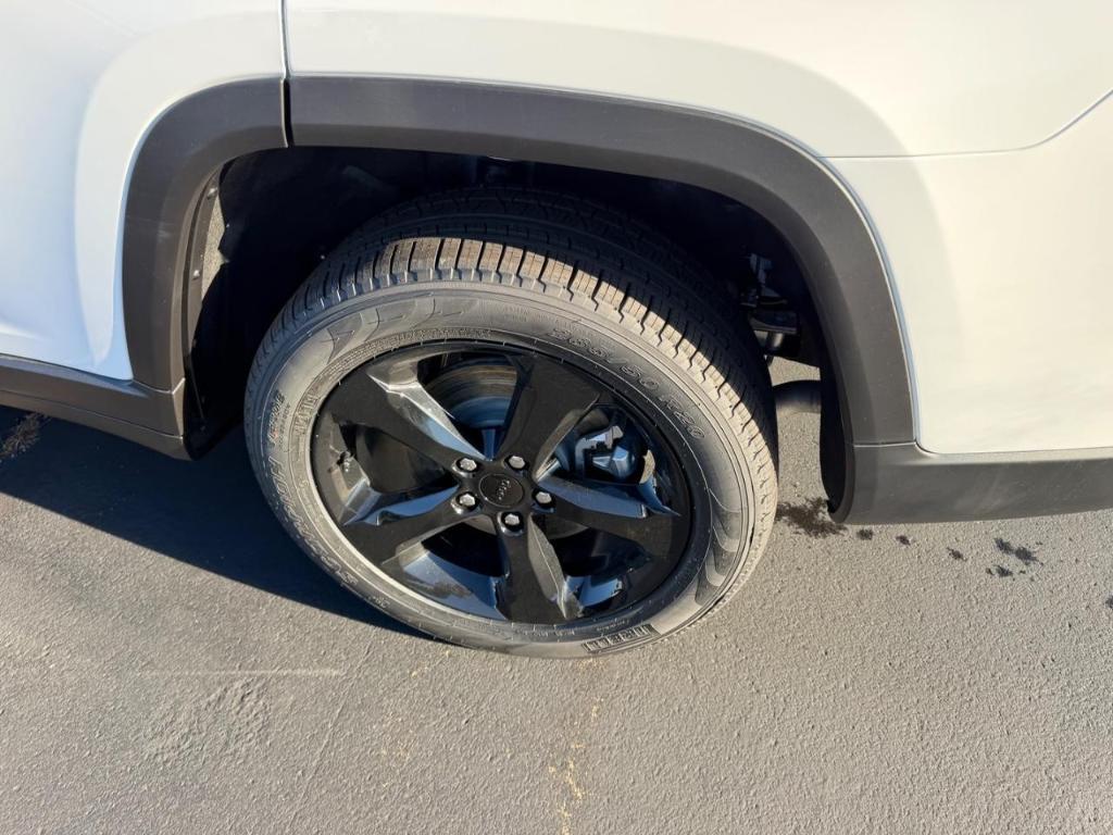 new 2025 Jeep Grand Cherokee L car, priced at $50,611