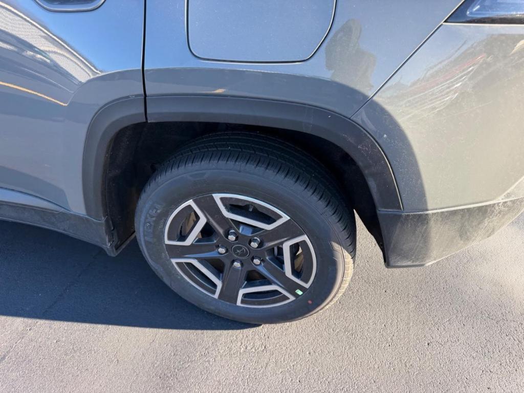 new 2026 Jeep Cherokee car, priced at $40,090