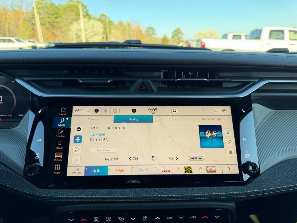 new 2026 Jeep Cherokee car, priced at $40,090