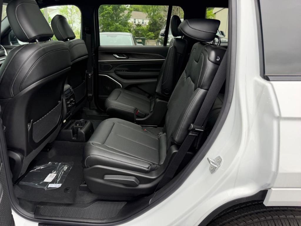new 2026 Jeep Grand Cherokee L car, priced at $52,916
