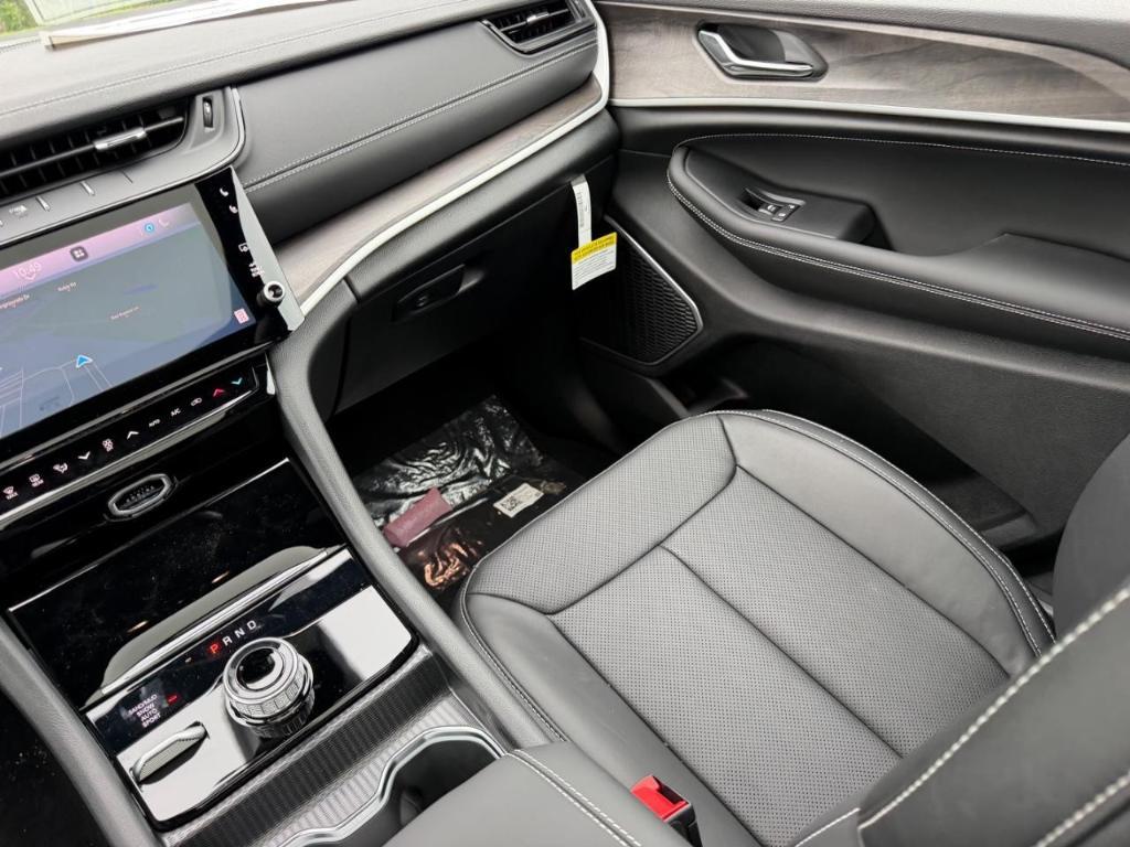 new 2026 Jeep Grand Cherokee L car, priced at $52,916