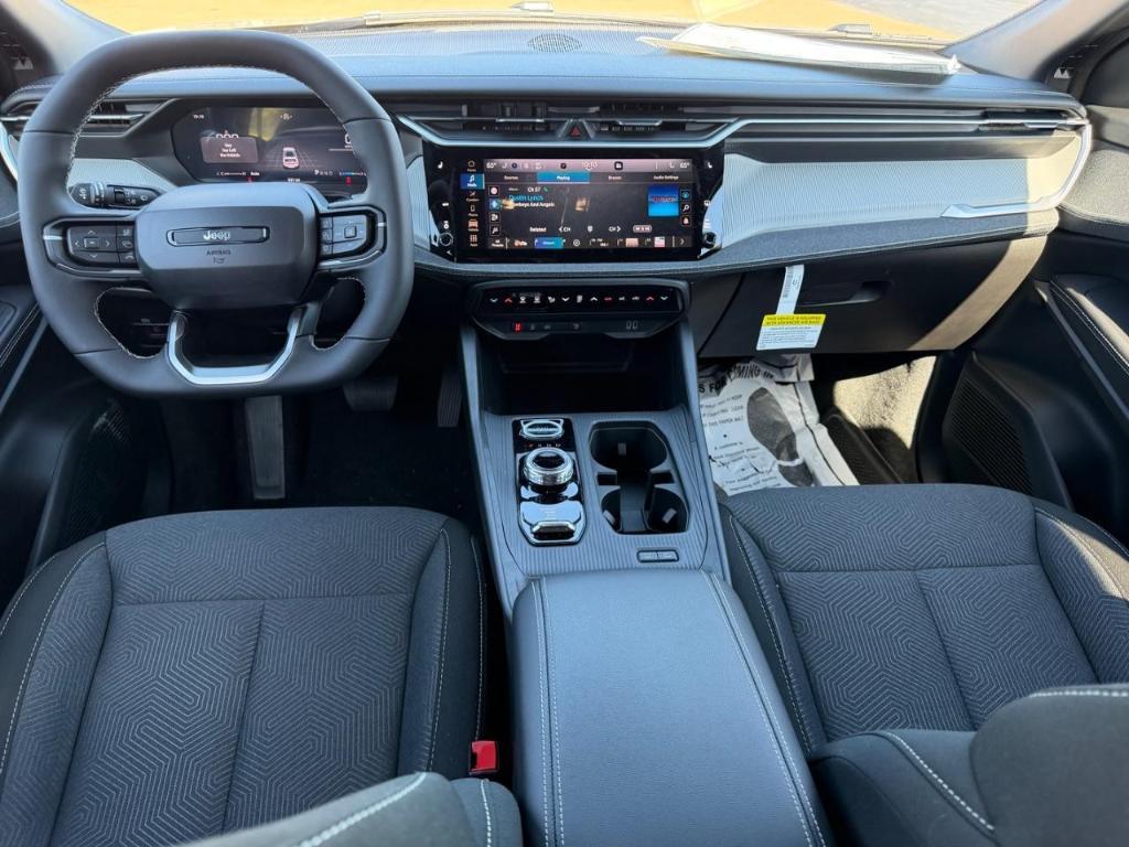 new 2026 Jeep Cherokee car, priced at $39,737