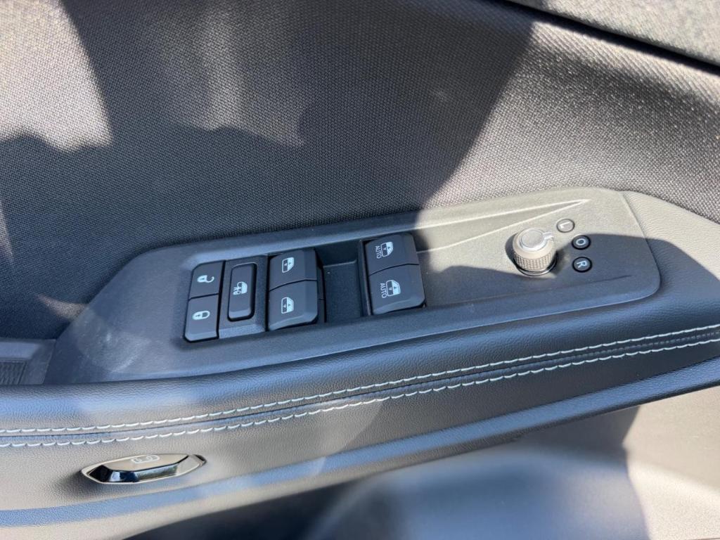 new 2026 Jeep Cherokee car, priced at $39,737