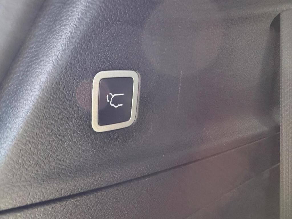 new 2026 Chrysler Pacifica car, priced at $39,095