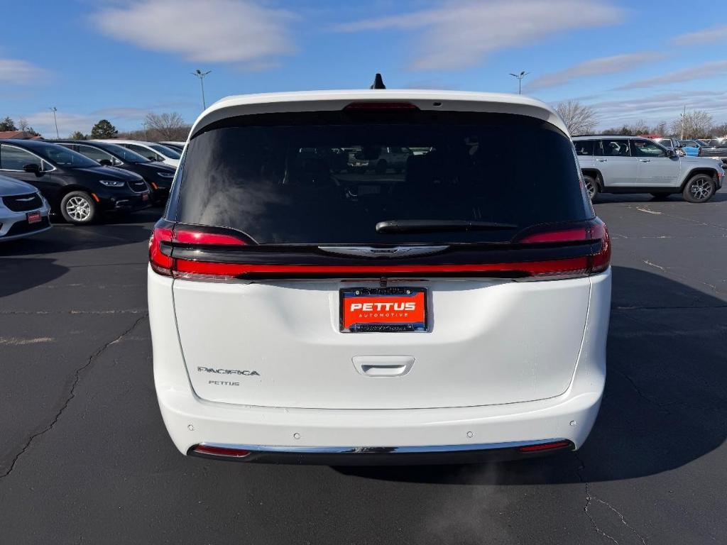 new 2026 Chrysler Pacifica car, priced at $39,095