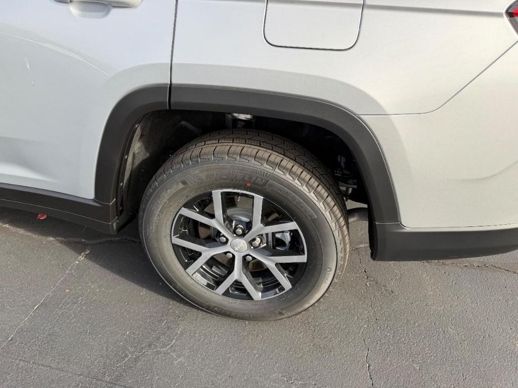 new 2025 Jeep Grand Cherokee L car, priced at $46,495