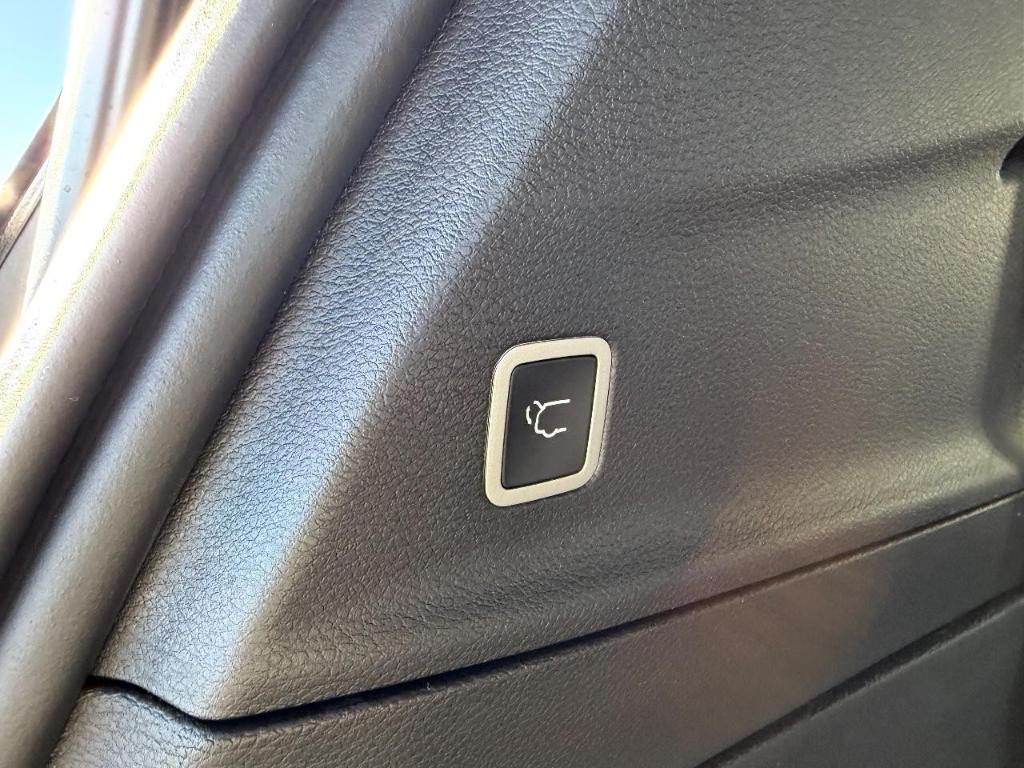 new 2026 Chrysler Pacifica car, priced at $38,495