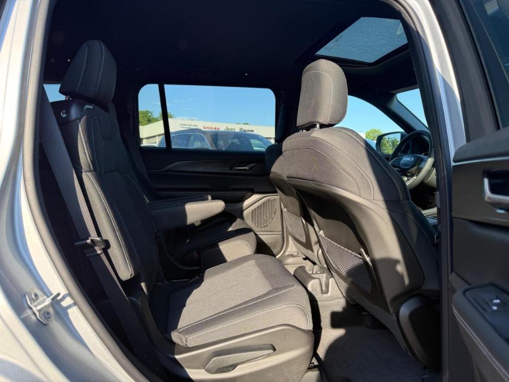 new 2025 Jeep Grand Cherokee L car, priced at $34,495