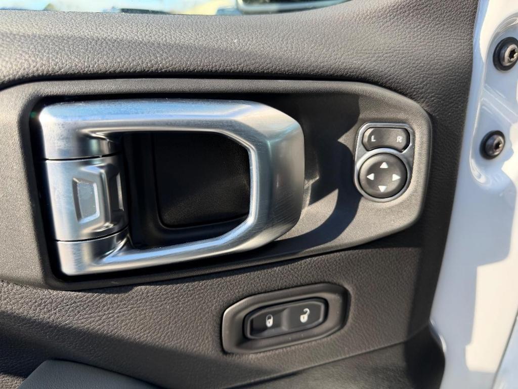 new 2026 Jeep Gladiator car, priced at $56,595