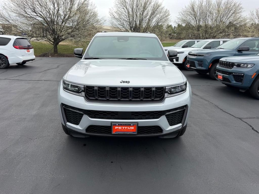 new 2026 Jeep Grand Cherokee car, priced at $48,020