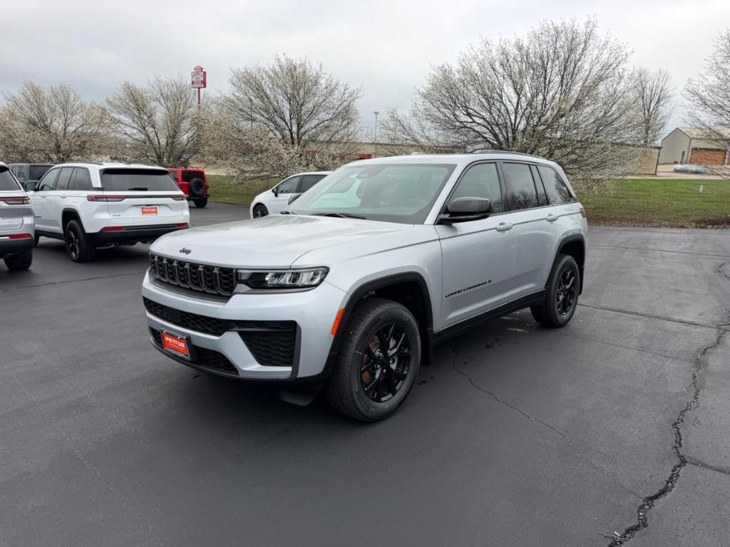 new 2026 Jeep Grand Cherokee car, priced at $48,020