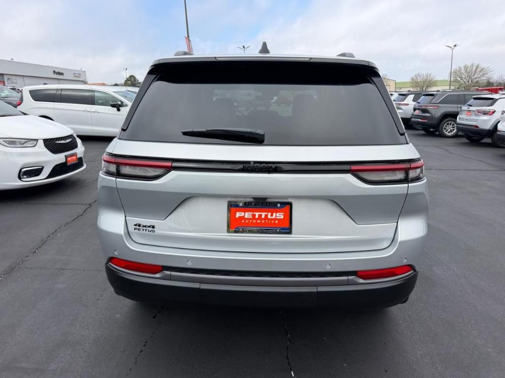 new 2026 Jeep Grand Cherokee car, priced at $48,020