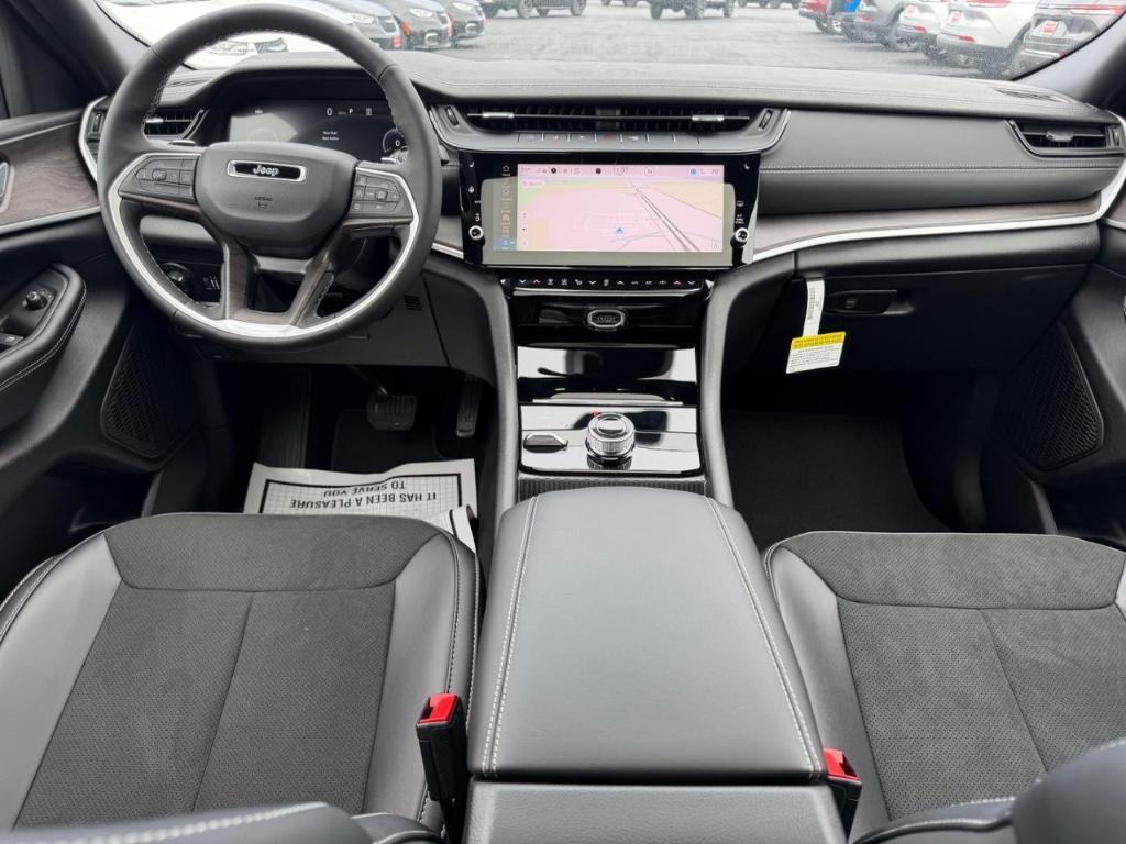 new 2026 Jeep Grand Cherokee car, priced at $48,020