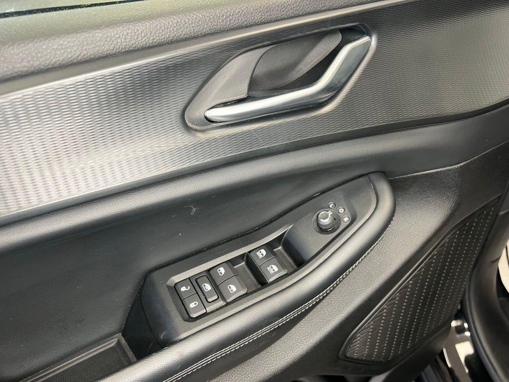 used 2024 Jeep Grand Cherokee car, priced at $32,099