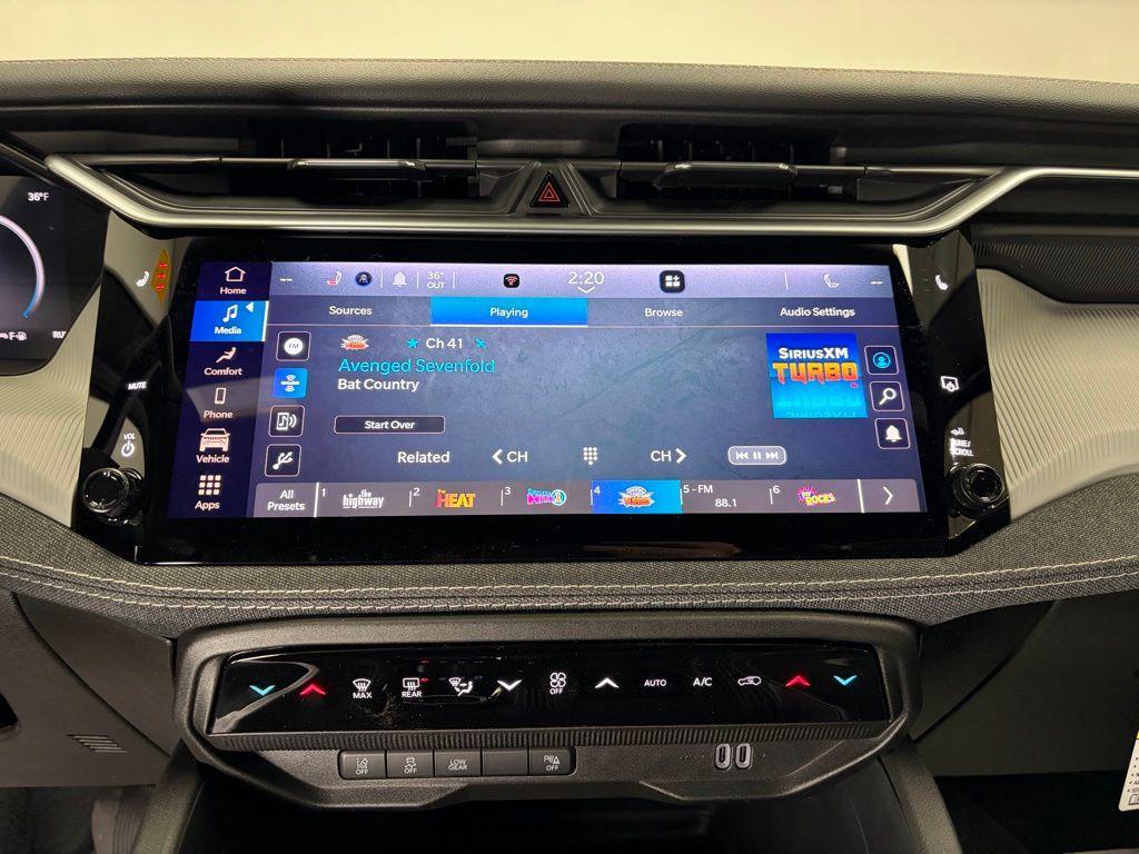 new 2026 Jeep Cherokee car, priced at $40,749