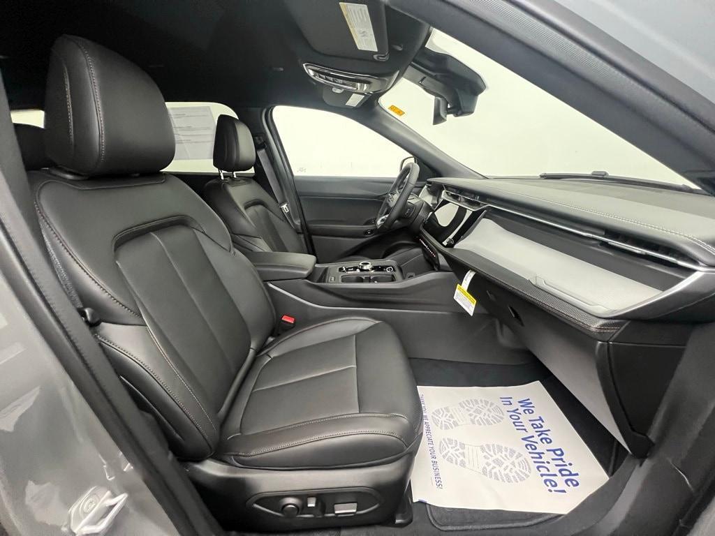 new 2026 Jeep Cherokee car, priced at $42,045