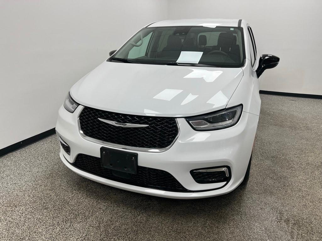 used 2024 Chrysler Pacifica car, priced at $29,900