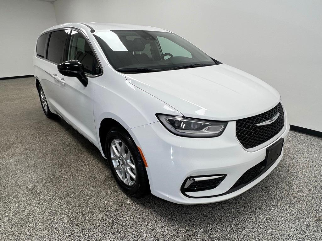 used 2024 Chrysler Pacifica car, priced at $29,900