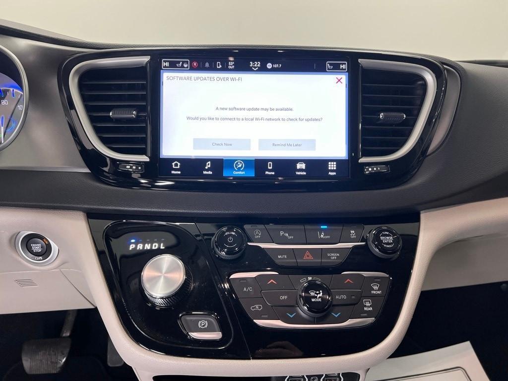 used 2024 Chrysler Pacifica car, priced at $29,900