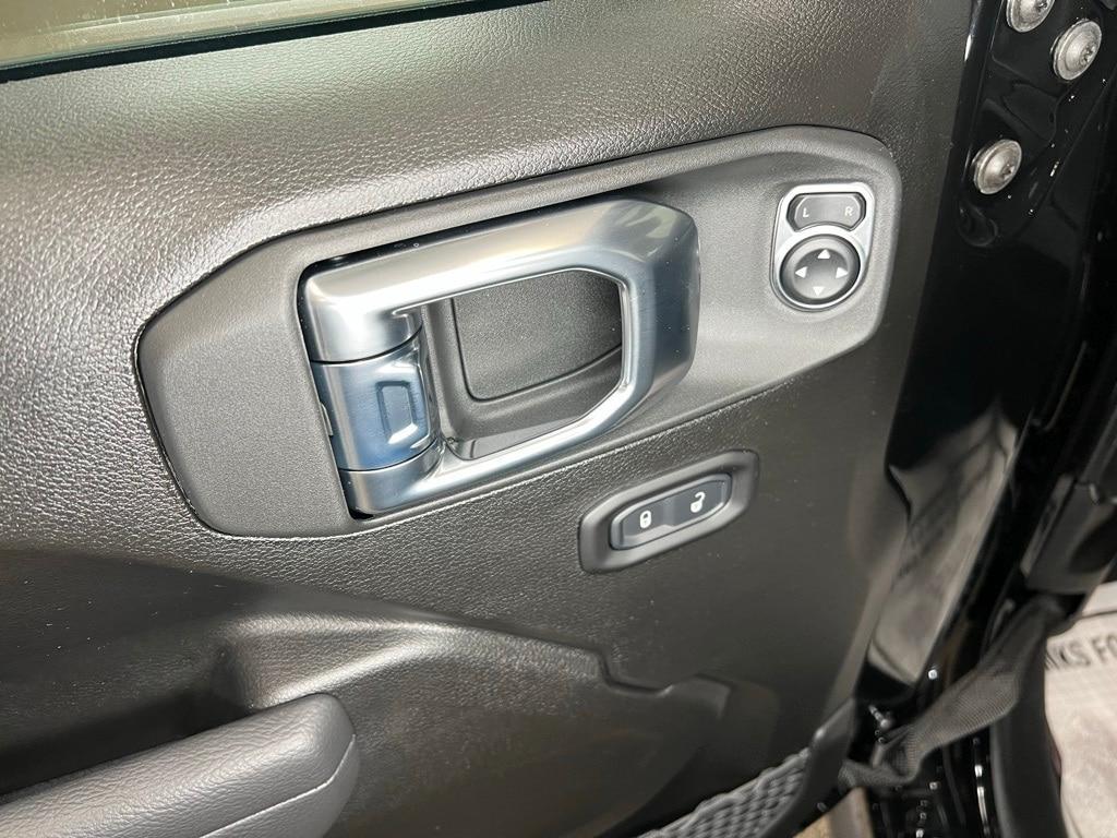 new 2026 Jeep Gladiator car, priced at $50,288