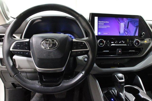 used 2023 Toyota Highlander car, priced at $41,782