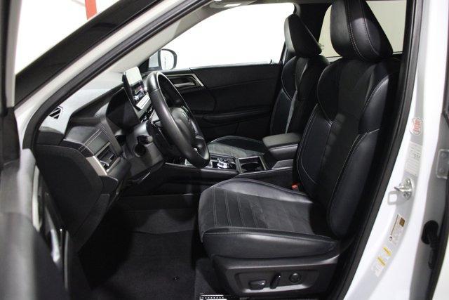 used 2024 Mitsubishi Outlander car, priced at $25,998