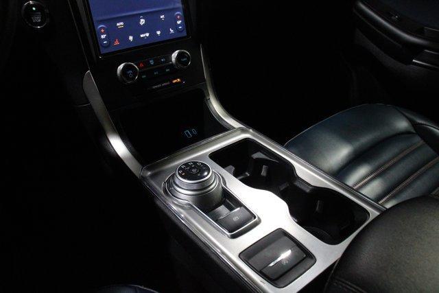used 2024 Ford Edge car, priced at $27,663