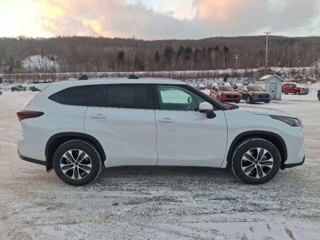 new 2026 Toyota Highlander car, priced at $49,902