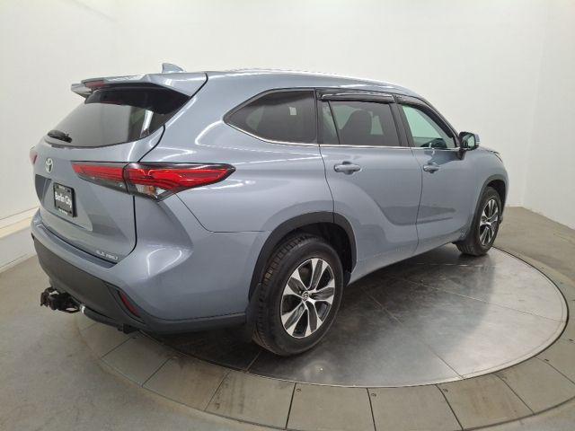 used 2020 Toyota Highlander car, priced at $28,065