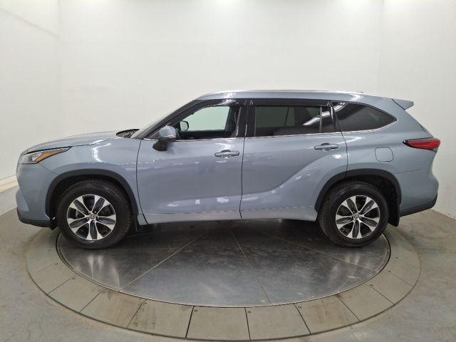 used 2020 Toyota Highlander car, priced at $28,065