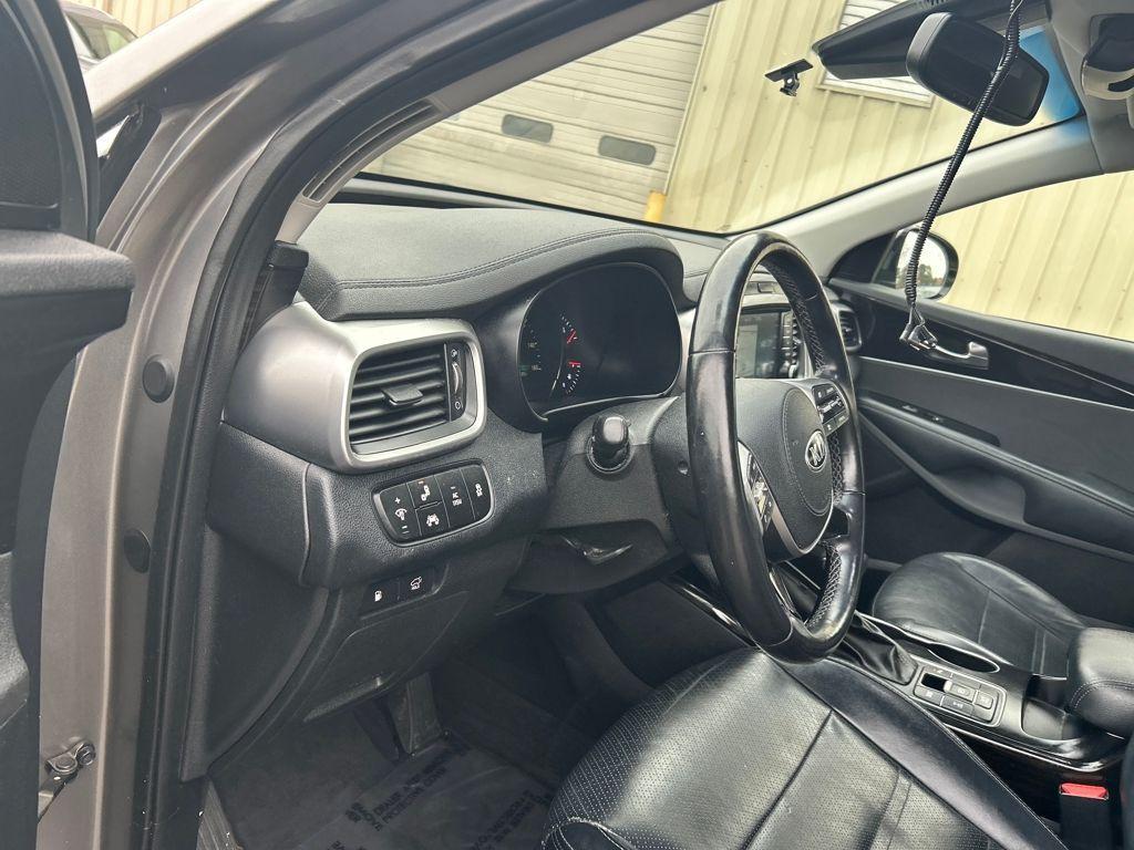 used 2019 Kia Sorento car, priced at $18,880