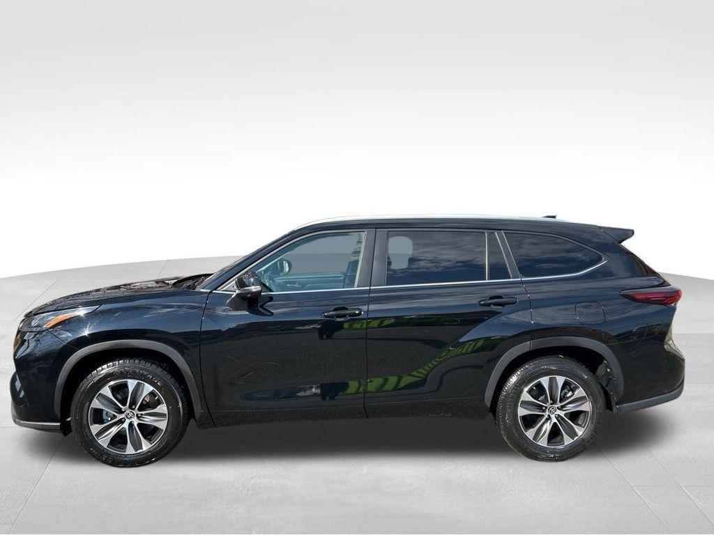 used 2024 Toyota Highlander car, priced at $36,000
