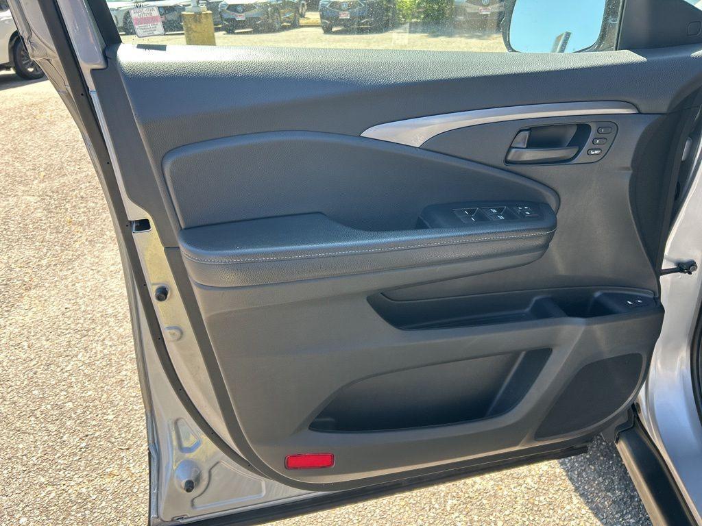 used 2022 Honda Passport car, priced at $31,460