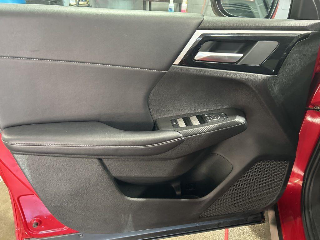 used 2024 Mitsubishi Outlander car, priced at $21,770