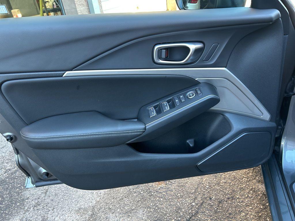 used 2025 Acura Integra car, priced at $31,000