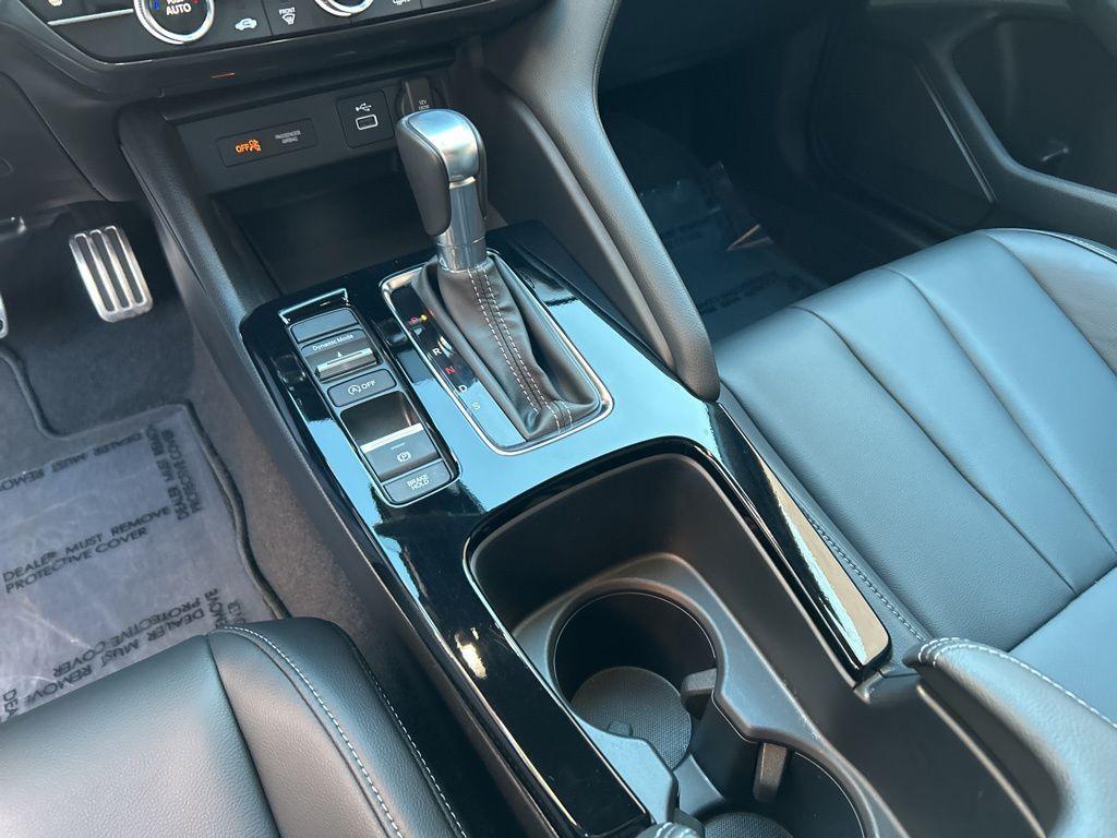 used 2025 Acura Integra car, priced at $31,000