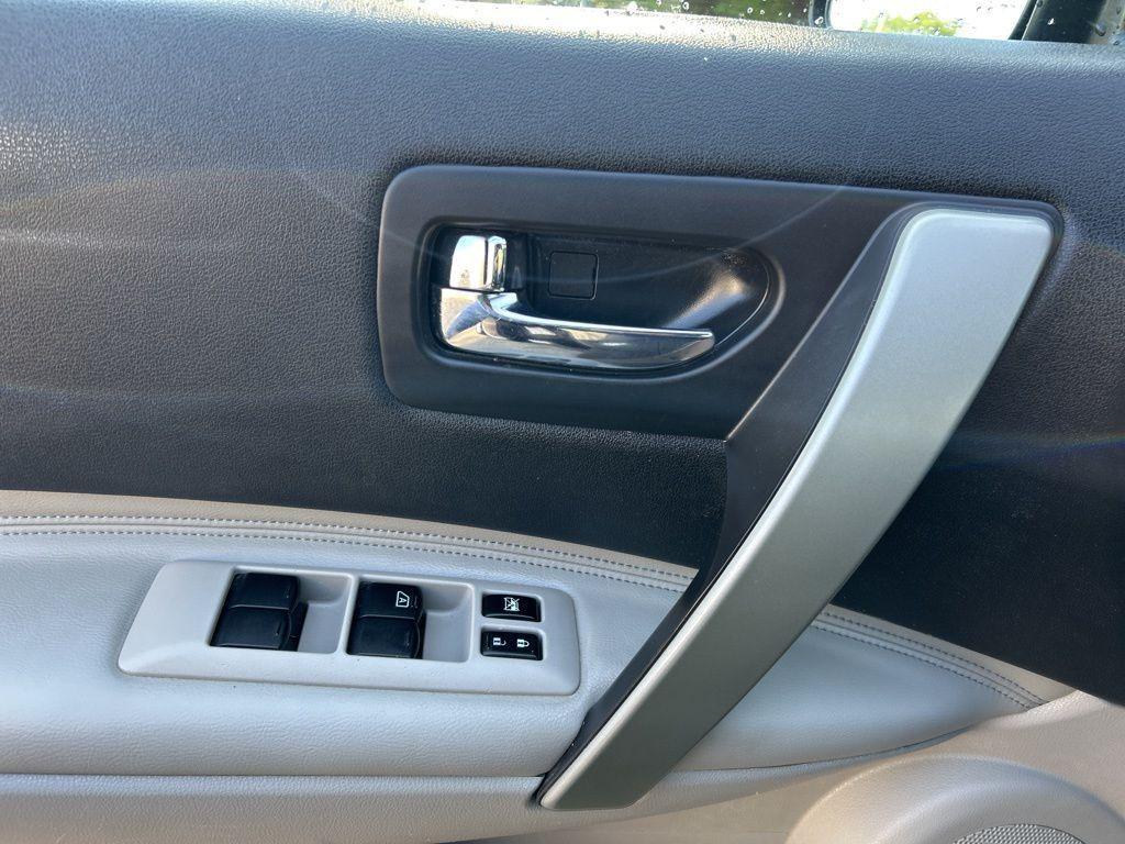 used 2013 Nissan Rogue car, priced at $6,988