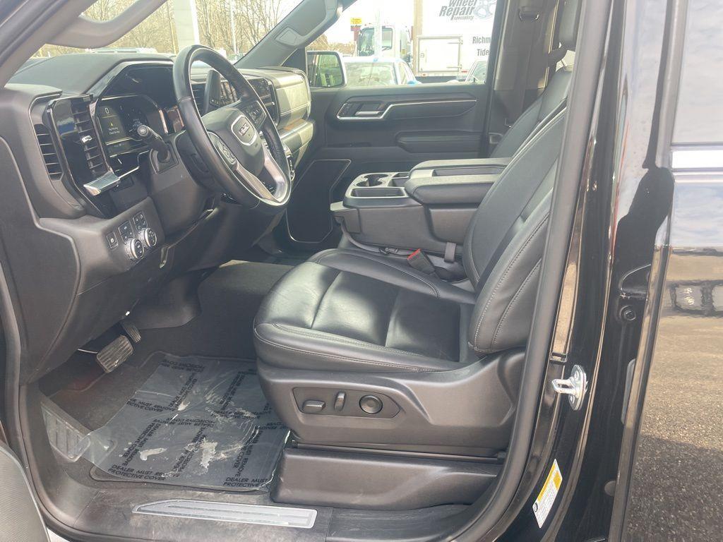 used 2025 GMC Sierra 1500 car, priced at $39,638