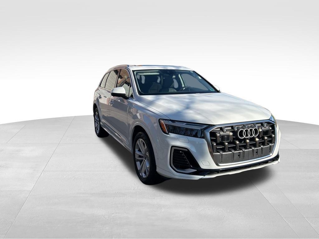 used 2025 Audi Q7 car, priced at $47,488