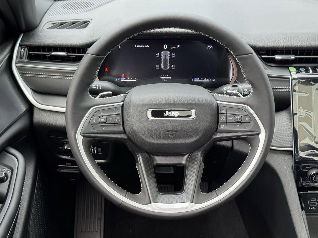 new 2026 Jeep Grand Cherokee car, priced at $35,330