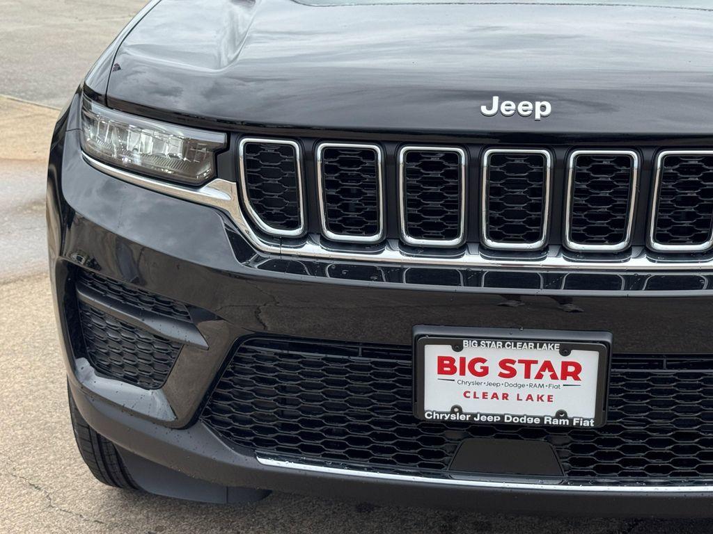 new 2026 Jeep Grand Cherokee car, priced at $35,330
