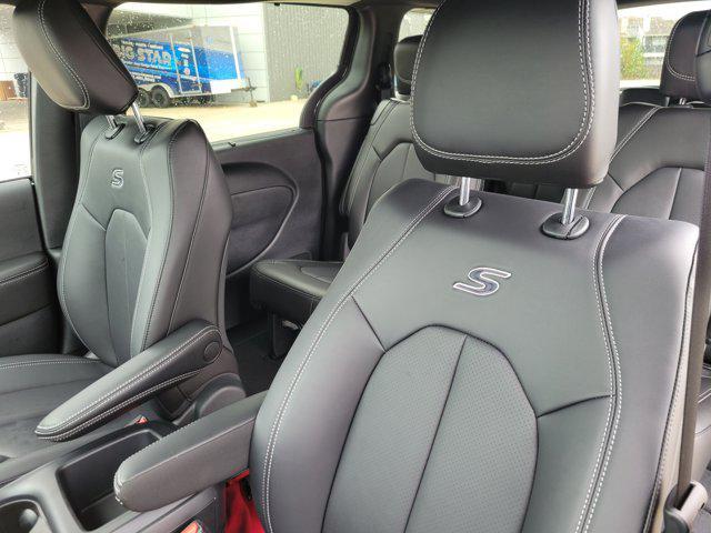 new 2026 Chrysler Pacifica car, priced at $35,723