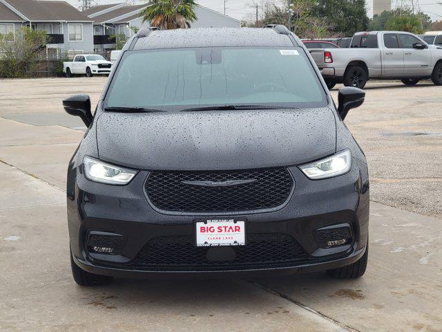 new 2026 Chrysler Pacifica car, priced at $35,723