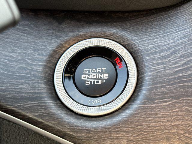 new 2025 Jeep Grand Cherokee car, priced at $36,290